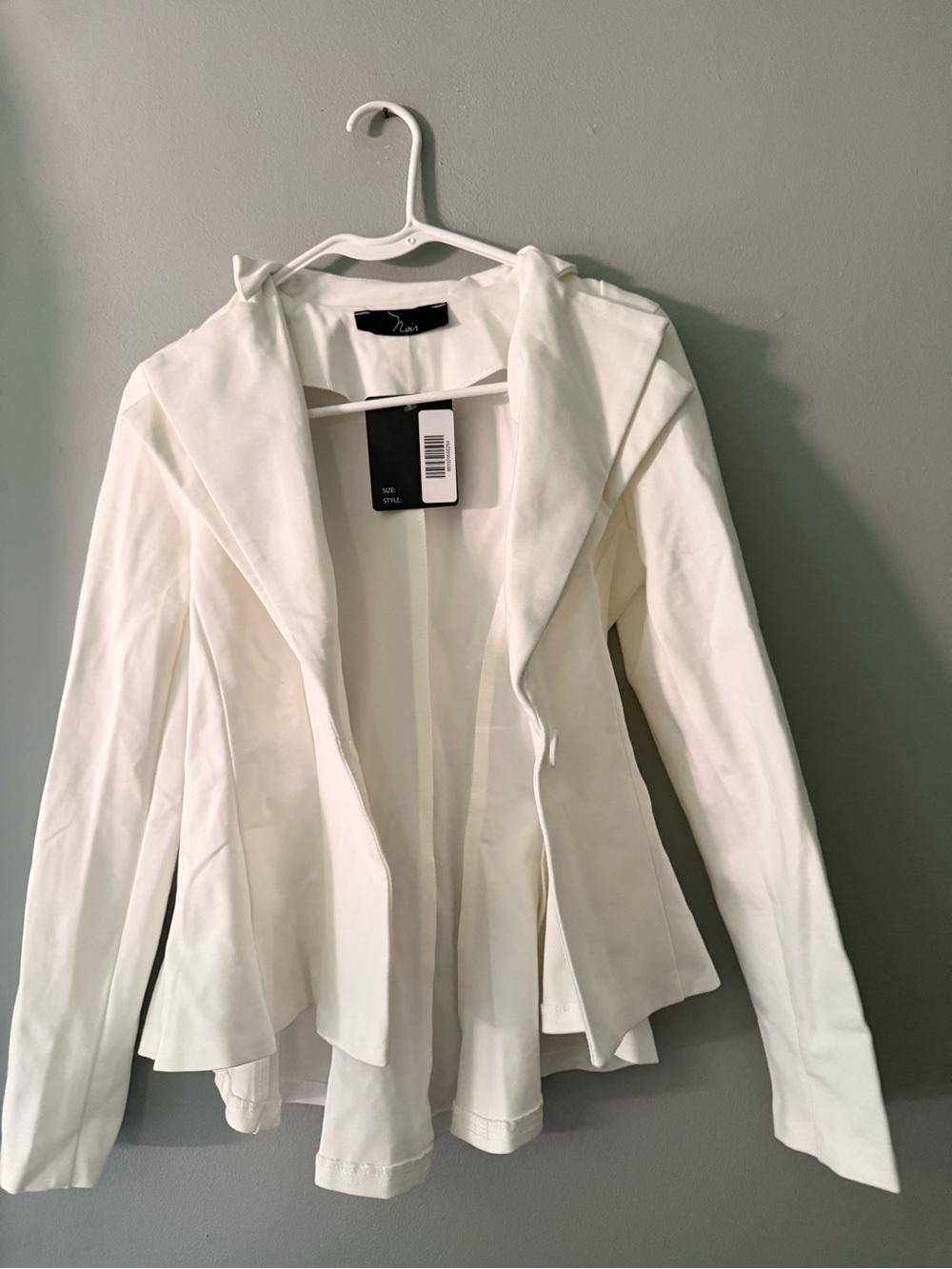 Noir Lord & Taylor White Double Lapel Peplum Ponte Office Blazer
Jacket XS NWT - Picture 9 of 11